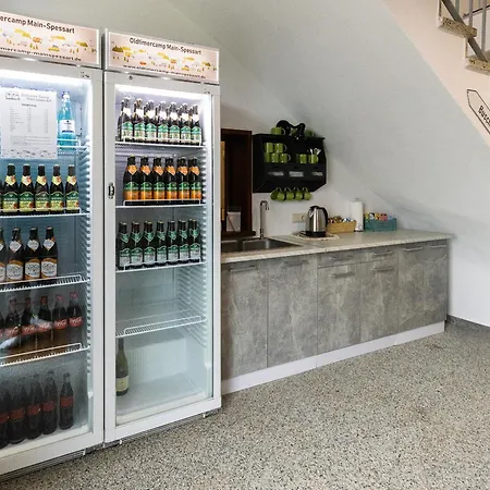 Oldtimer Camp Main Spessart مكان تخييم *