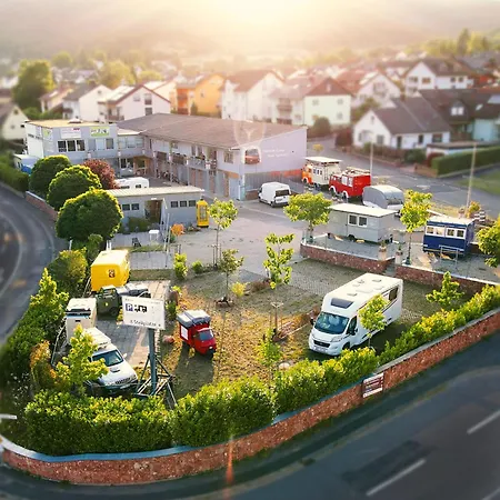 مكان تخييم Oldtimer Camp Main Spessart *